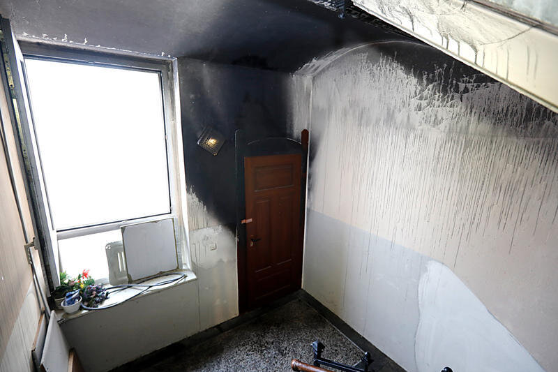 Zweiter Brand in Chemnitzer Wohnhaus binnen zehn Tagen - In dieser Abstellkammer war am Sonntagabend ein Feuer ausgebrochen. Es war der zweite Brand in dem Haus binnen zehn Tagen.