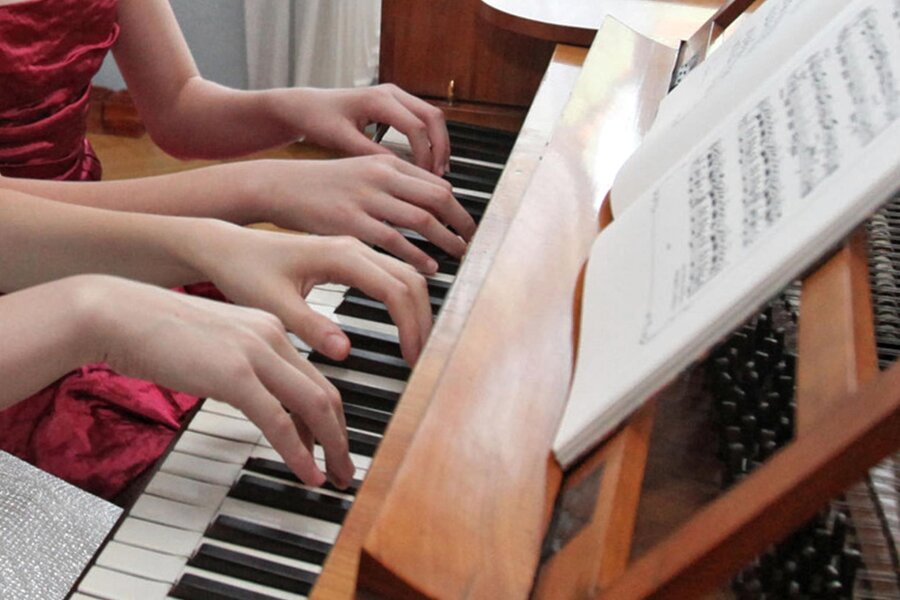 Zwickau: 39 erste Preise bei „Jugend musiziert“ - Klavier vierhändig war eine der Kategorien beim Wettbewerb.