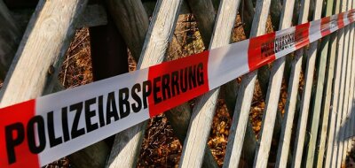 Zwickau: Auto mittels Sprengstoff beschädigt - Kripo sucht Zeugen - 