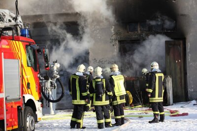 Zwickau: Brand im früheren Eisenwerk - In der "Fackel" hat es am Sonntag gebrannt.