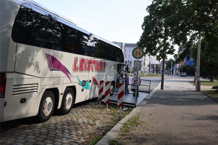 Zwickau: Bussteige an der „neuen Zentralhaltestelle“ werden barrierefrei umgebaut - Die provisorischen Haltestellen an der Alten Reichenbacher Straße sollen barrierefrei umgebaut werden.