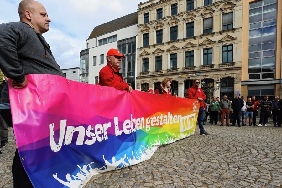 Zwickau demonstriert mal anders: OB Constance Arndt und Sabine Zimmermann unter den Rednern - Schon am 15. Oktober fand eine ähnliche Demonstration statt. 