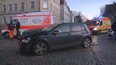 Zwickau: Drei Kinder in Unfall verwickelt - 