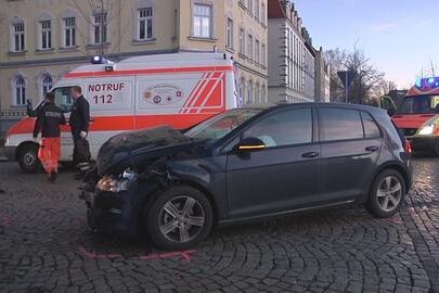 Zwickau: Drei Kinder in Unfall verwickelt - 