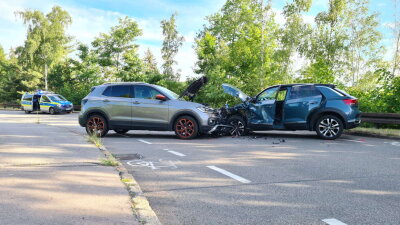Zwickau: Drei Verletzte bei Unfall auf Scheffelstraße - 