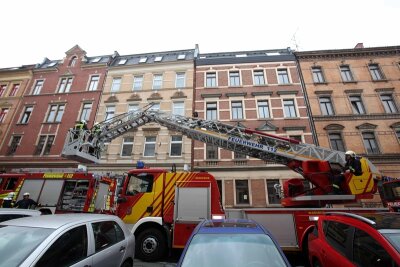 Zwickau: Fabrik-Dach eingestürzt - 