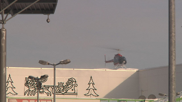 Zwickau: Hubschrauber zur Schneeberäumung - Dieser Helikopter war am Samstag in Zwickau zur Schneeberäumung im Einsatz.