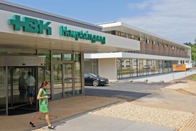 Zwickau: Klinikum-Mitarbeiter protestieren - Blick auf den Neubau des Heinrich-Braun-Klinikums in Zwickau