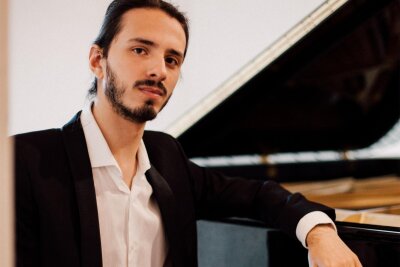 Zwickau: Konzerte von Absolventen der Accademia Pianistica - Nicolas Giacomelli tritt gemeinsam mit Sofia Donato beim Mittagskonzert auf.