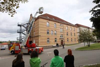 Zwickau: Mann auf Dach ruft Retter auf den Plan - 