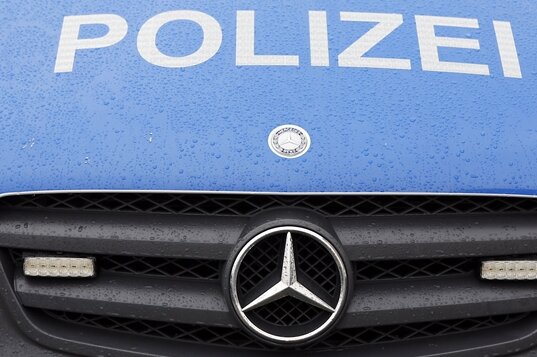 Zwickau: Mann entblößt sich vor Mädchen - Polizei sucht Zeugen - 