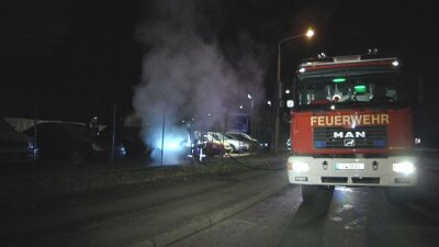 Zwickau: Pkw-Brand in der Muldestraße - Brandstiftung nicht ausgeschlossen - 