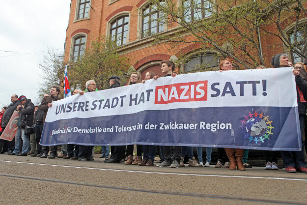 Zwickau: Protest gegen NPD-Kundgebung - 