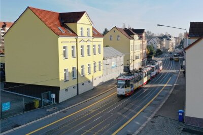 Zwickau: Radstreifen an Marienthaler Straße sorgt weiter für Wirbel - Die vorübergehenden Radspuren bleiben ein Streitpunkt. 