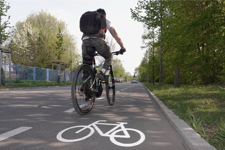 Schutzstreifen für Radfahrer wie hier entlang der Horchstraße in Zwickau werden von Experten als sicherer eingeschätzt als separate Radwege. 