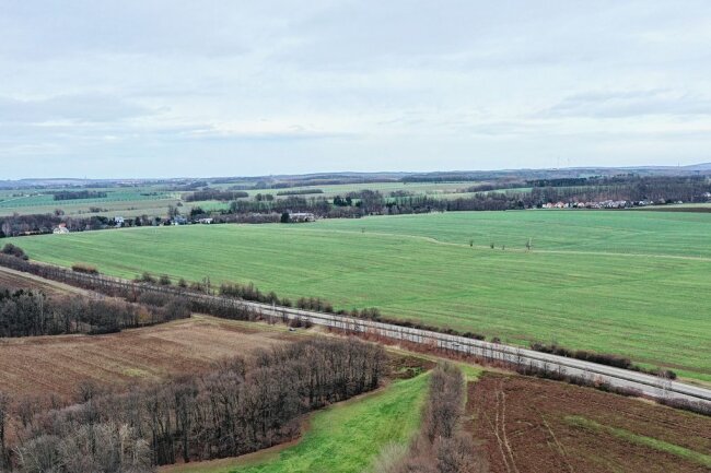 Zwickau sucht in der Nähe der B 93 nach neuem Gewerbestandort - Insgesamt fast 39 Hektar derzeit landwirtschaftlich genutzter Flächen an der B 93 kommen als Gewerbestandorte in Betracht. 