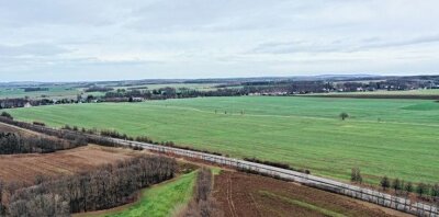 Zwickau sucht nach neuen Gewerbestandorten - Insgesamt fast 39 Hektar derzeit landwirtschaftlich genutzter Flächen an der B 93 kommen als Gewerbestandorte in Betracht. 