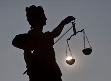 Zwickau: Vergewaltiger muss fast vier Jahre in Haft - 