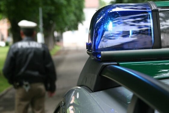 Zwickau: Verletzter Mann gefunden - Zeugen gesucht - 