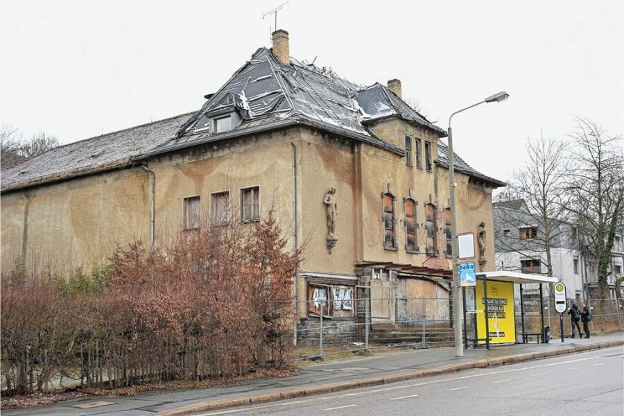 Zwickau: Viel Zoff um den Umbau des ehemaligen Kinos "Capitol" - Das ehemalige Kino "Capitol" in Zwickau-Planitz verfällt immer mehr. Jetzt will die Stadt selbst Sicherungsmaßnahmen durchführen.