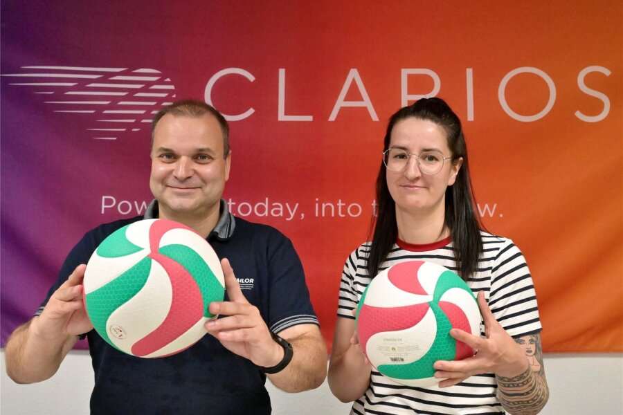 Zwickau/Wilkau-Haßlau: Volleyball-Cup erlebt Premiere mit zwölf Teams - IT-Koordinator Holger Hochmuth und Personalsachbearbeiterin Manuela Kirsch haben das Turnier federführend ins Leben gerufen.