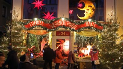Zwickau will die Funkelfenster - Das sogenannte Weihnachtsmannhaus in Glauchau war einer der Höhepunkte der dortigen Funkelfenster-Aktion. 