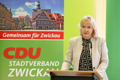 Zwickauer Baubürgermeisterin Köhler (CDU) will für OB-Wahl kandidieren - 