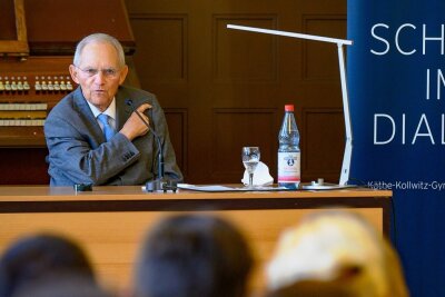 Zwickauer Gymnasiasten fragen, Wolfgang Schäuble antwortet - Wolfgang Schäuble zu Besuch im Käthe-Kollwitz-Gymnasium in Zwickau