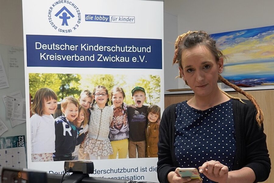 Ellen Geißler ist seit 2019 beim Zwickauer Kinderschutzbund ehrenamtlich tätig. Seit dem Herbst 2021 führt sie auch Onlineberatungen durch. 