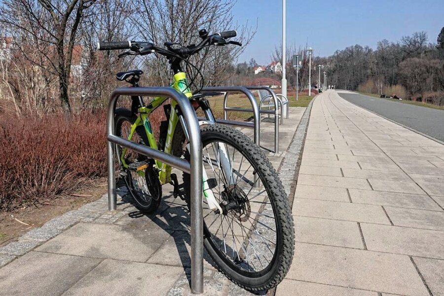 Zwickauer können Vorschläge für Bürgerhaushalt machen - Die Fahrradständer am Spielplatz am Mulderadweg wurden über den Bürgerhaushalt finanziert. 