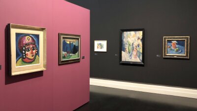 Zwickauer Kunstsammlungen zeigen Meisterwerke des Expressionismus - Links das Bild "Mädchenkopf mit rotem Turban und gelber Agraffe" von Alexej von Jawlensky, mit dem auch für die Sonderausstellung geworben wird.