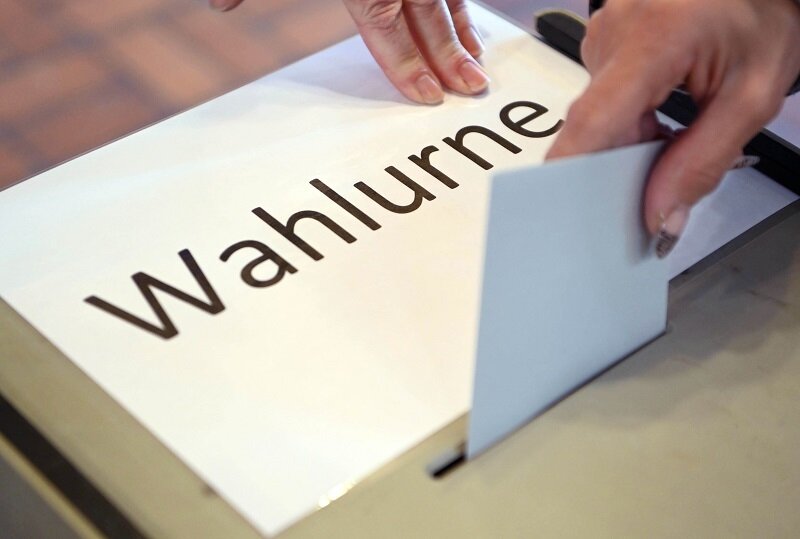 Die sieben Kandidaten für die Landratswahl in Zwickau stellten sich am Samstag beim "Kandidatengrillen" den Fragen.