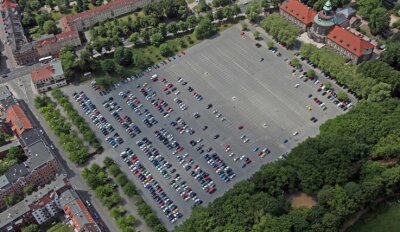 Zwickauer Platz der Völkerfreundschaft füllt Stadtsäckel - Zwickaus größter Parkplatz: Der Platz der Völkerfreundschaft.