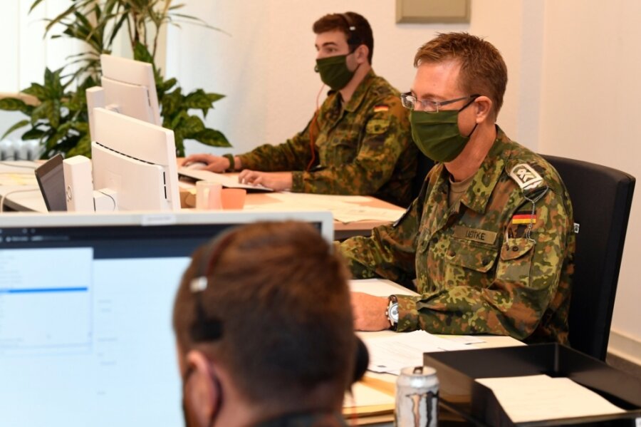 Die Bundeswehr war zuletzt in zahlreichen Behörden vertreten, um Amtshilfe zu leisten- egal ob in Rathäusern (Foto) oder zum Pandemieeinsatz in westsächsischen Kliniken. 