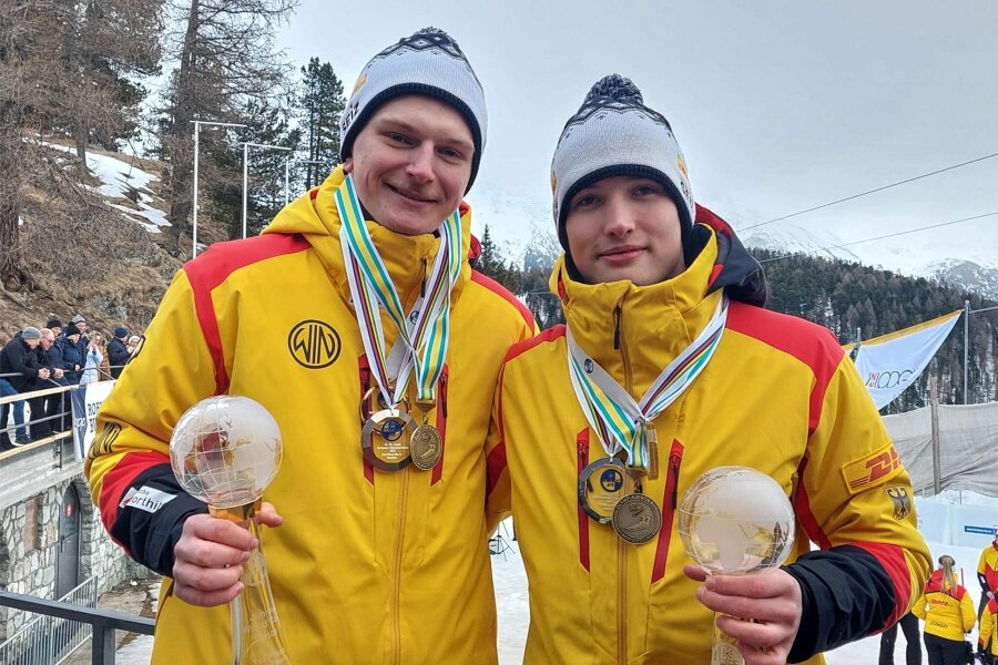 Zwickauer Rodler im Gesamtweltcup vorn und bei der Junioren-WM dabei - In St. Moritz konnte sich Rennrodler Pascal Kunze (links) aus Zwickau vor wenigen Tagen mit Doppelpartner Max Trippner über den Sieg im Gesamtweltcup der Junioren freuen. Jetzt hoffen die beiden auch bei der Weltmeisterschaft auf Edelmetall.