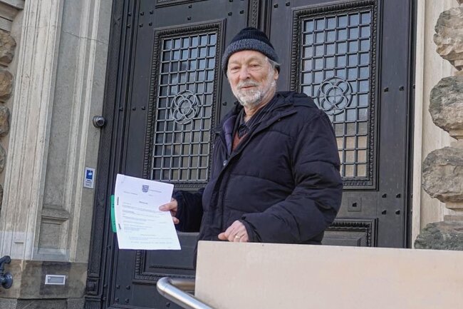 Zwickauer Stadtrat mit seinem Kampf gegen Verleumdungen gescheitert - Martin Böttger vor dem Landgericht Zwickau. Der 75-Jährige hat mehrere Verfahren gegen die "Westsächsische Zeitung" angestrebt - letztlich vergeblich. 