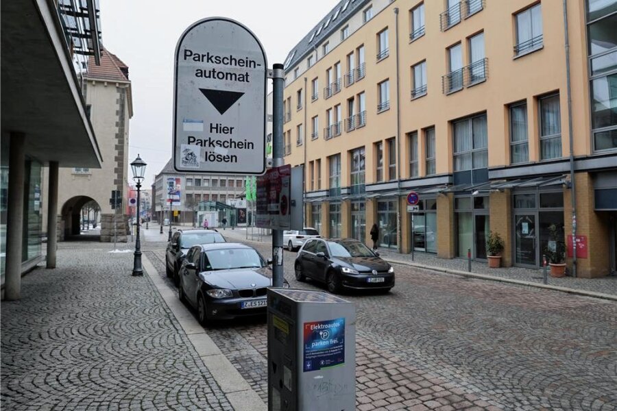 Zwickauer Stadtrat vertagt nach öffentlicher Kritik die Erhöhung der Parkgebühren - Vorerst bleiben die Parkgebühren auch in der Zwickauer Innenstadt wie sie bisher waren. 