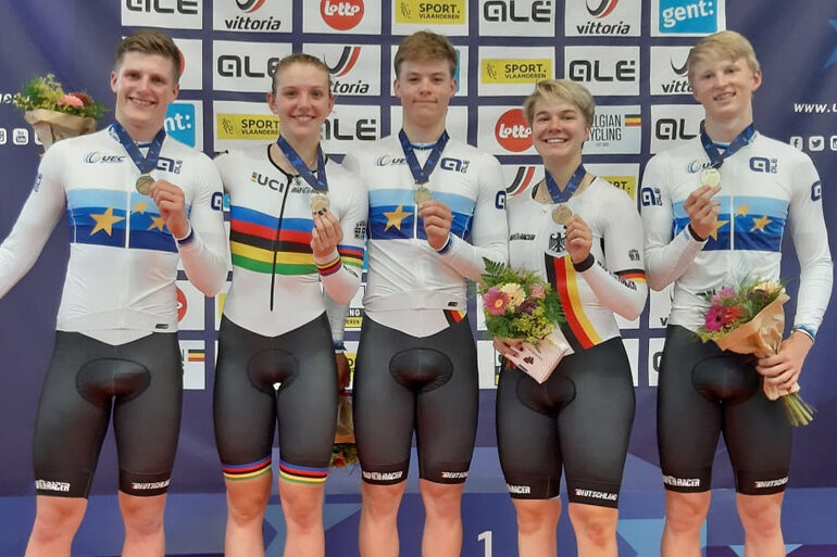 Zwickauer wird Europameister im Teamsprint - Laurin Drescher (links) bei der Siegerehrung in Gent mit den anderen deutschen Goldmedaillengewinnern.