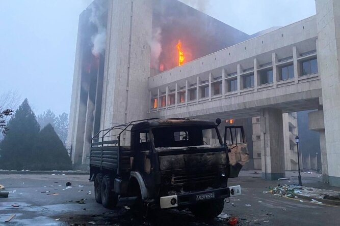 Seit Tagen herrscht Ausnahmezustand in Kasachstan: Schwere Schäden und Zerstörung nach den Ausschreitungen in Almaty. 