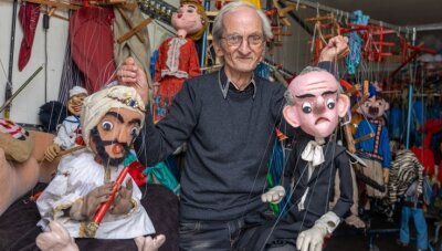Zwischen Applaus und Absturz: Das Leben eines Seiltänzers - Alfredo Traber trat zehn Jahre mit seinem "Prager Marionetten Circus" im Freizeitpark Plohn auf. 