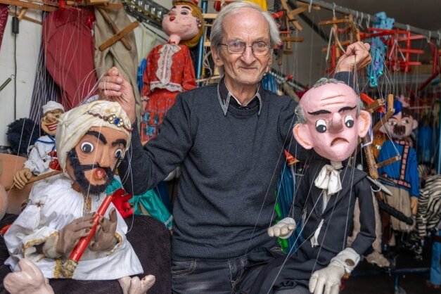 Zwischen Applaus und Absturz: Das Leben eines Seiltänzers - Alfredo Traber trat zehn Jahre mit seinem "Prager Marionetten Circus" im Freizeitpark Plohn auf. 