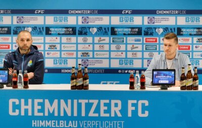 Zwischen Fußball und Fußball - Neuer Stammplatz: Barkas-Kapitän Christoph Antal ist als Pressesprecher des CFC bei allen Pressekonferenzen des Regionalligisten dabei.