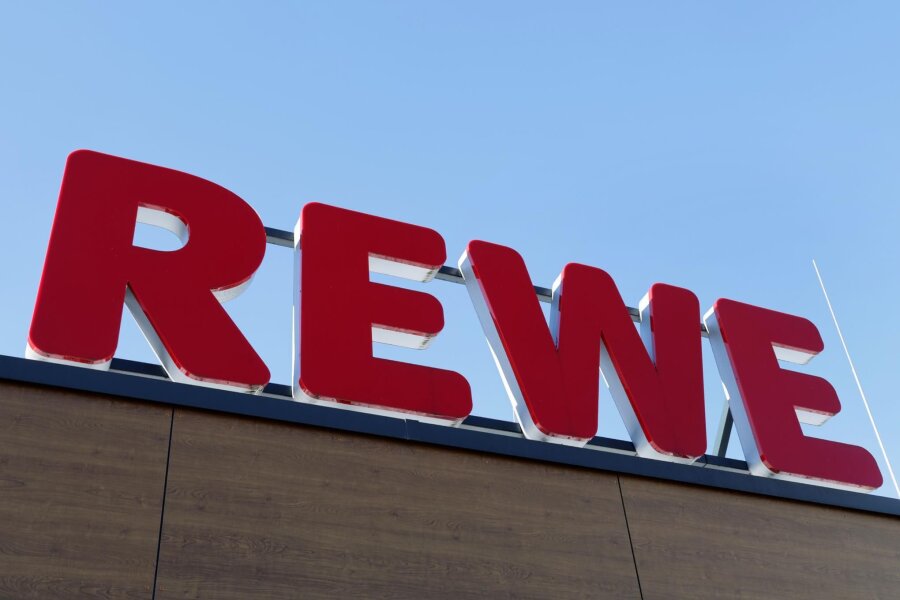Zwischen Sorgen und Vorfreude: Debatte um möglichen neuen Rewe-Supermarkt in Aue - Eröffnet der Handelskonzern Rewe bald in Aue eine Filiale? Diese Frage wird derzeit in der Stadt diskutiert.