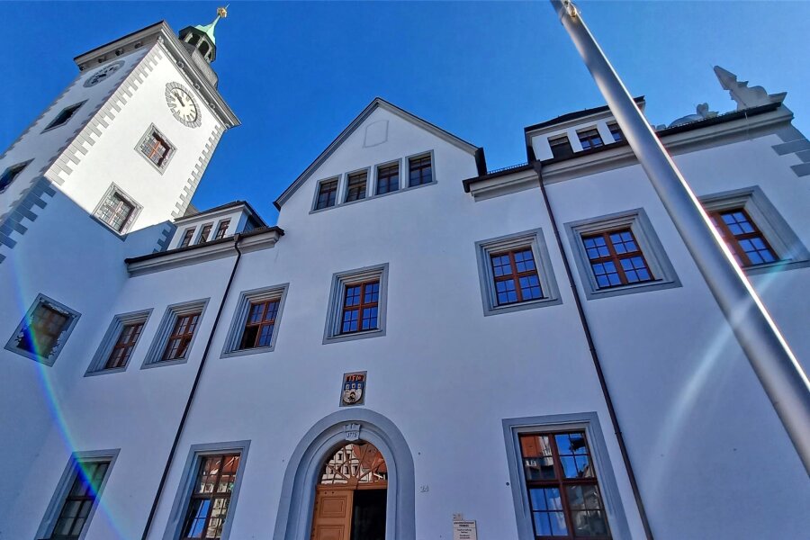 Zwischen Weihnachten und Neujahr geschlossen: Stadtverwaltung Freiberg macht Ruhepause - Das Freiberger Rathaus.