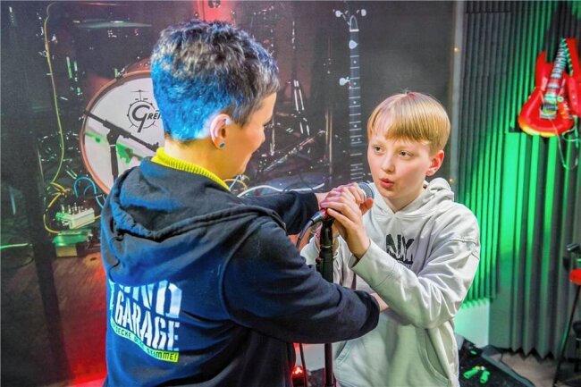 Zwölfjähriger will beim Talentfest in Neukirchen mit Ballade überzeugen - Marlon Thon möchte beim Talentfest in Neukirchen mit der Ballade "Fingers Crossed" überzeugen. 