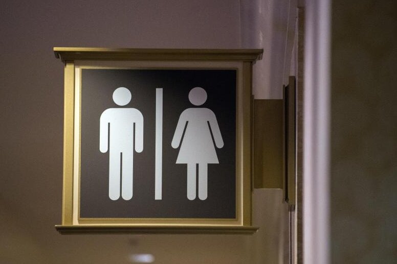 Zwönitz: Jugendliche auf Toilette offenbar von Mann beobachtet - 