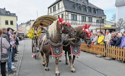 Zwönitzer feiern begeistert ihre Kirmes - Am Sonntag gab es zur Zwönitzer Kirmes den Festumzug der Vereine und Gewerbetreibenden. 