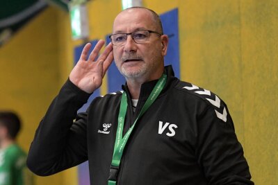 Zwönitzer HSV und Trainer Vasile Sajenev gehen getrennte Wege - Nach vier Jahren als Spieler und drei Jahren als Trainer war der Zwönitzer HSV für Vasile Sajenev eine Art sportliche Heimat geworden. Doch zum Saisonende trennen sich die Wege nun.