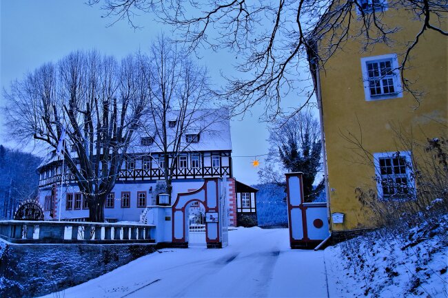 Schloss Rauenstein im winterlichen Kleid.